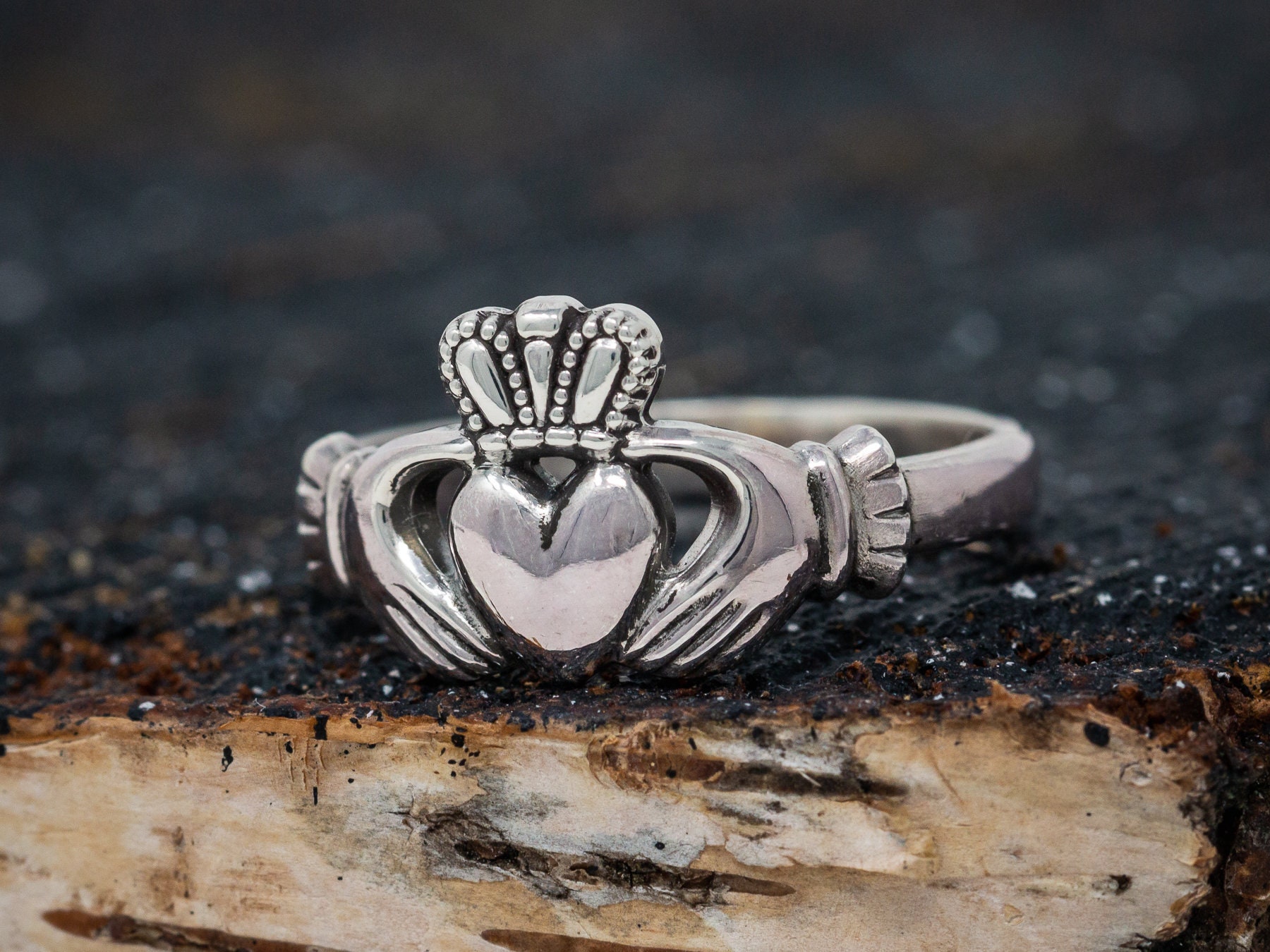 Maids Claddagh Wedding Ring